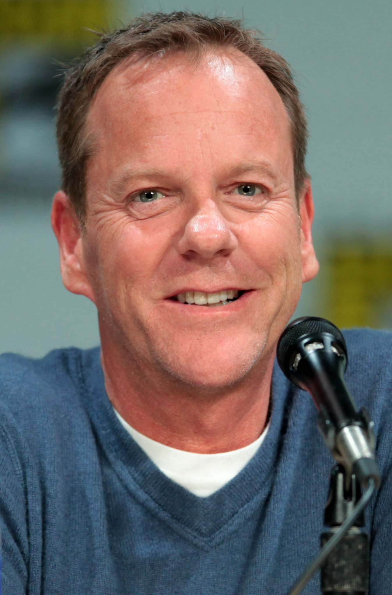 How tall is Kiefer Sutherland?